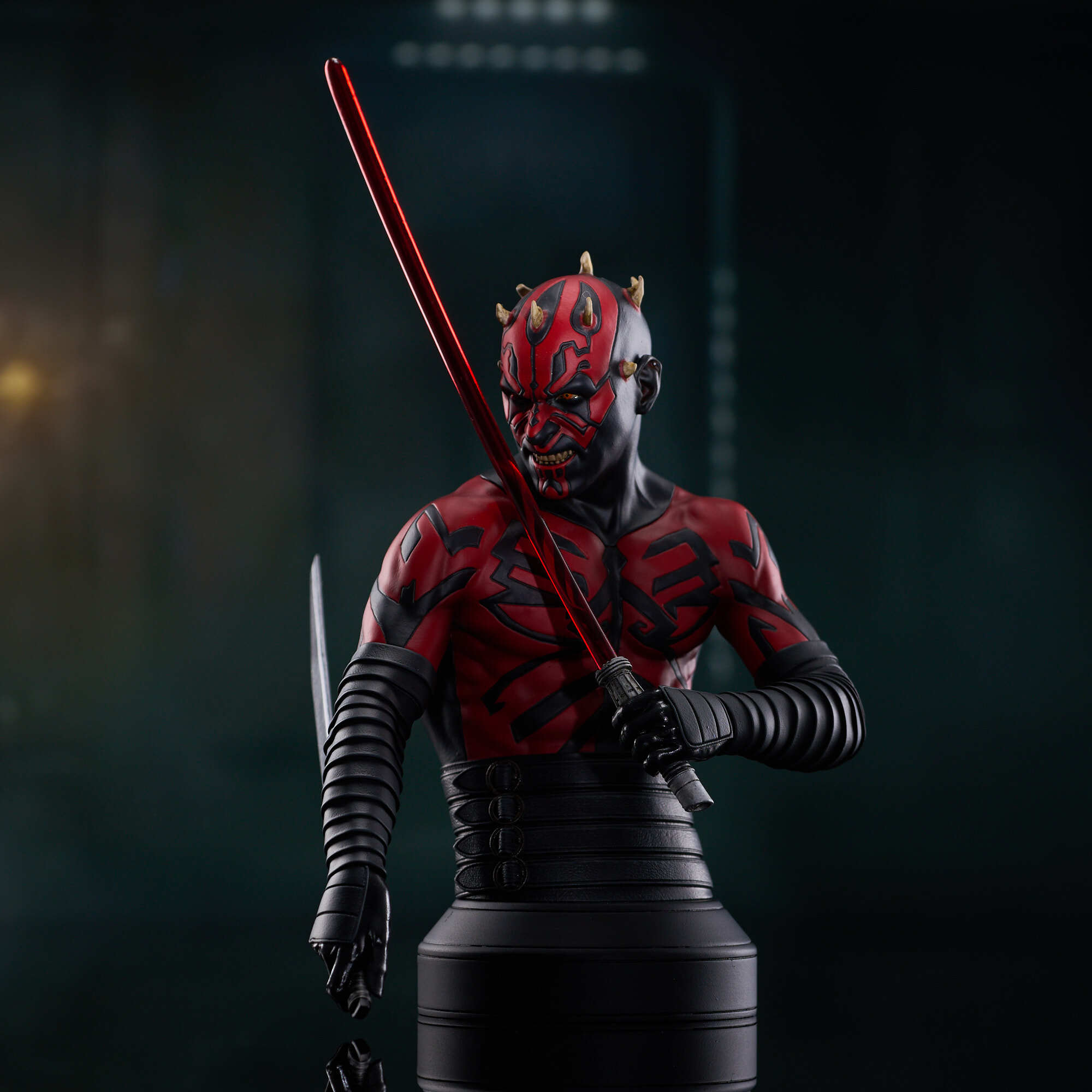 cw-darthmaulshirtless-bust-02.jpg