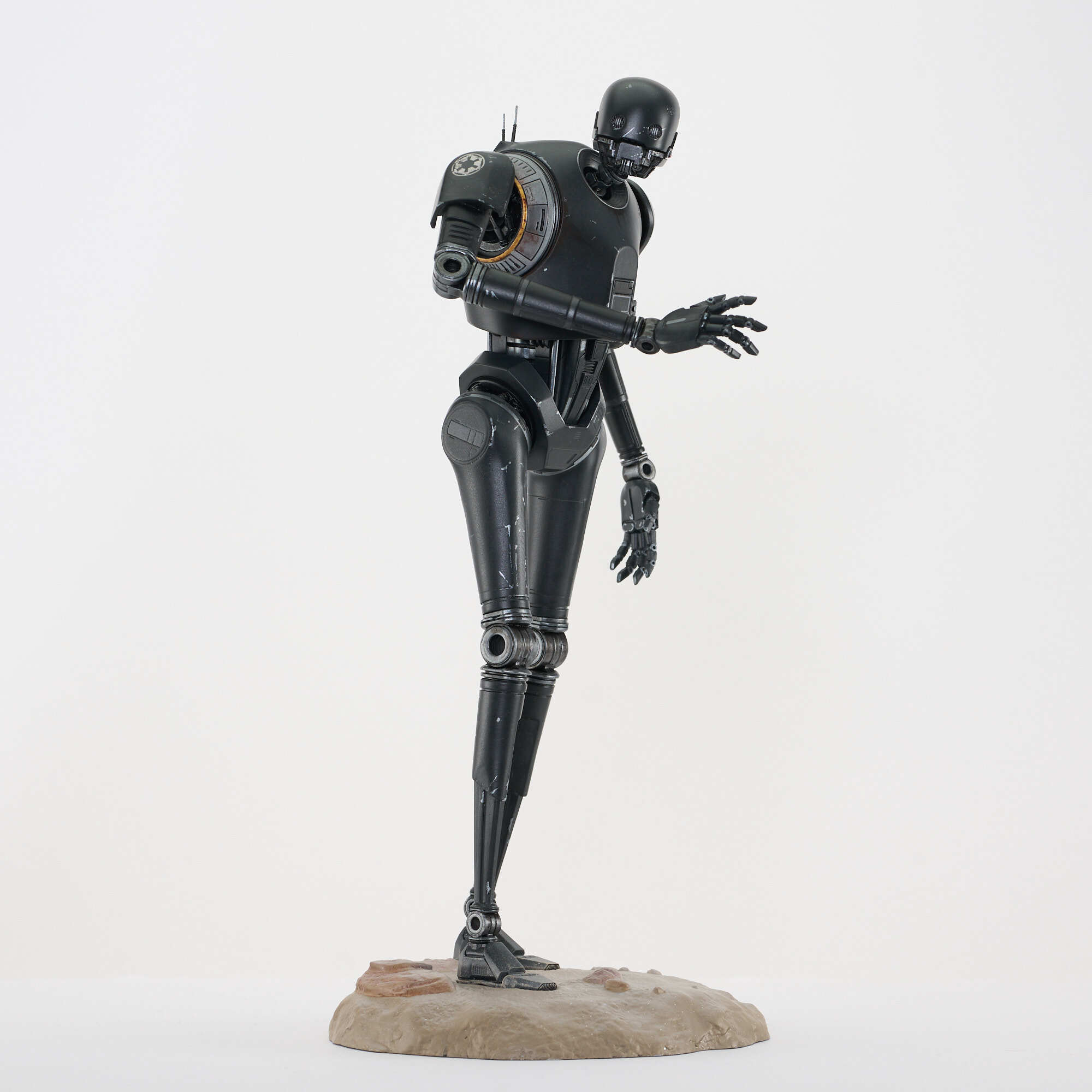 sw-k250-statue-03.jpg